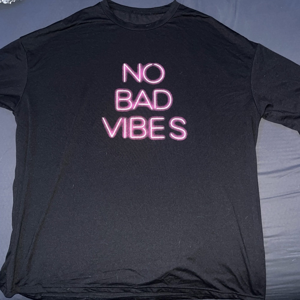 XXL "No Bad Vibes" Tee Shirt.